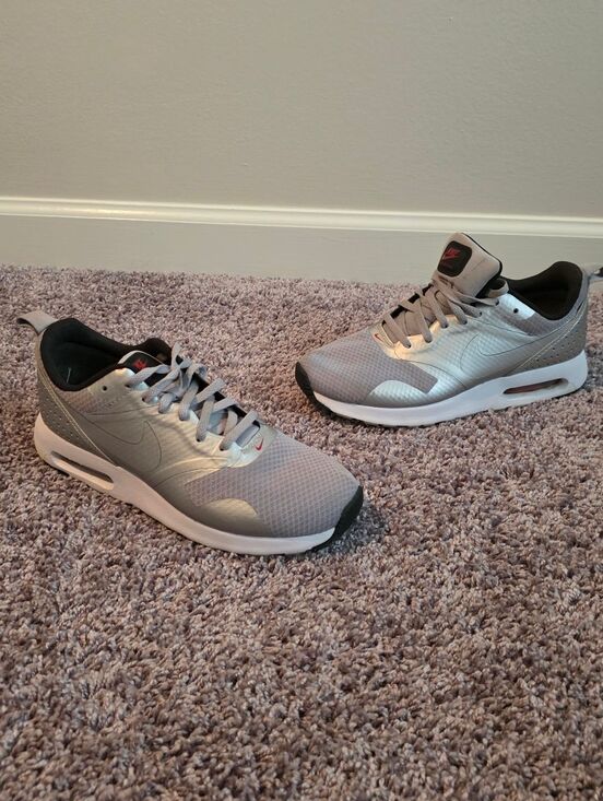 Nike Shoes - Nike Air Max Tavas Metallic Silver Women sz 7